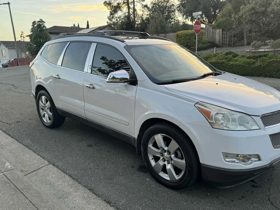 2009 Chevrolet Traverse - Image 3 of 11