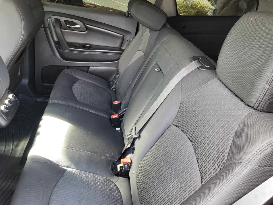 2009 Chevrolet Traverse - Image 10 of 15