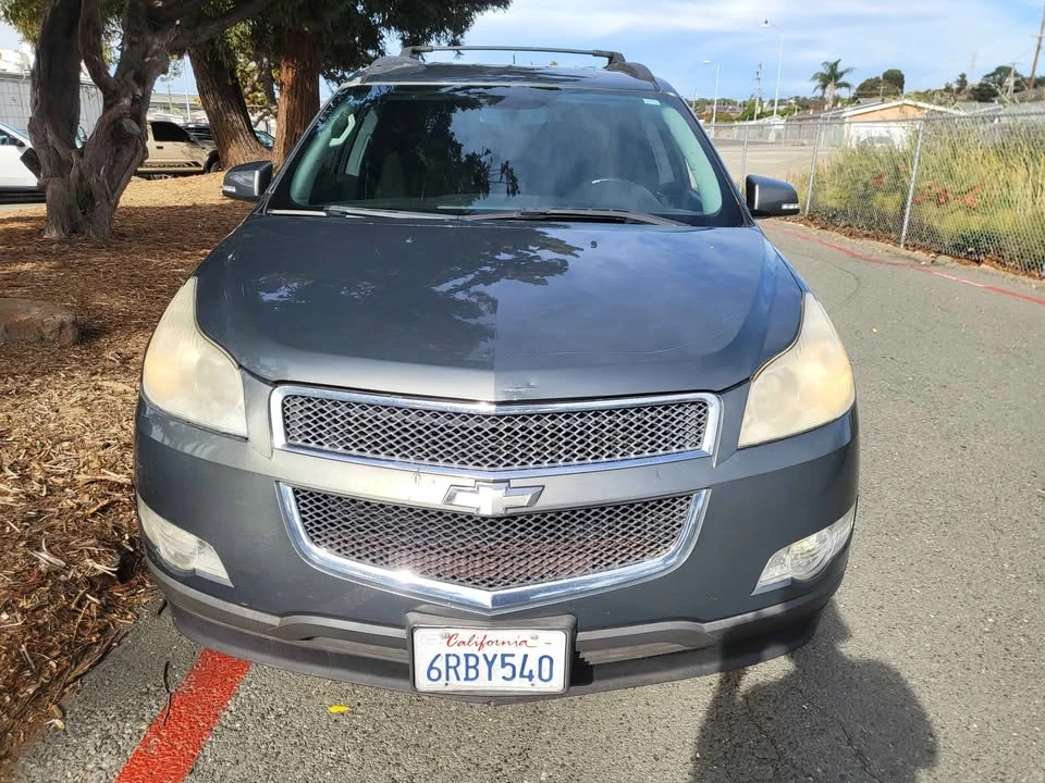 2009 Chevrolet Traverse - Image 2 of 15