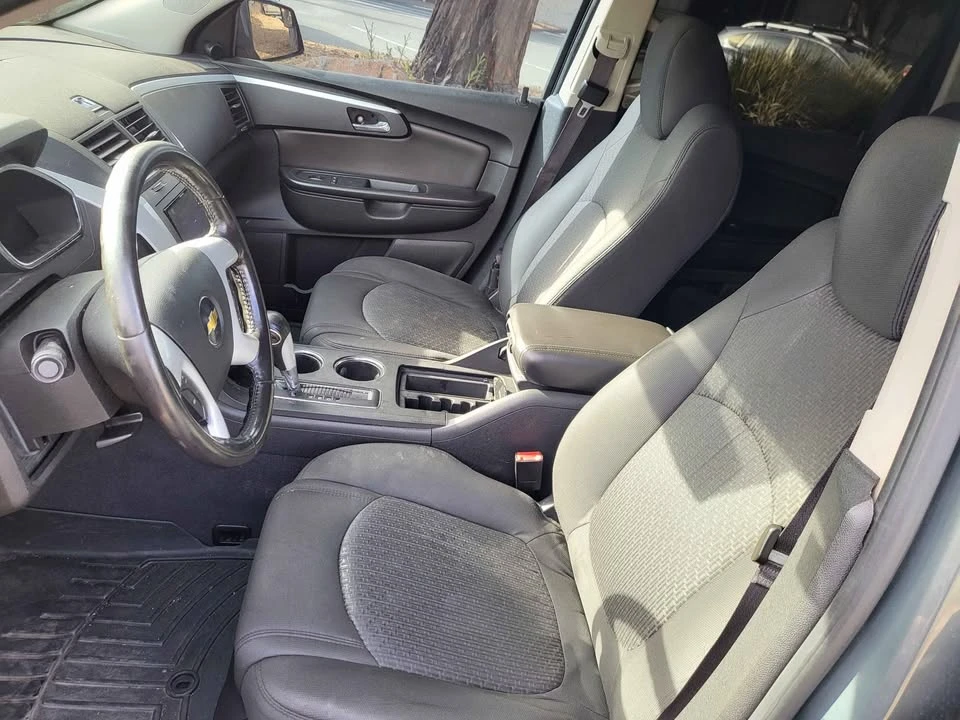2009 Chevrolet Traverse - Image 8 of 15