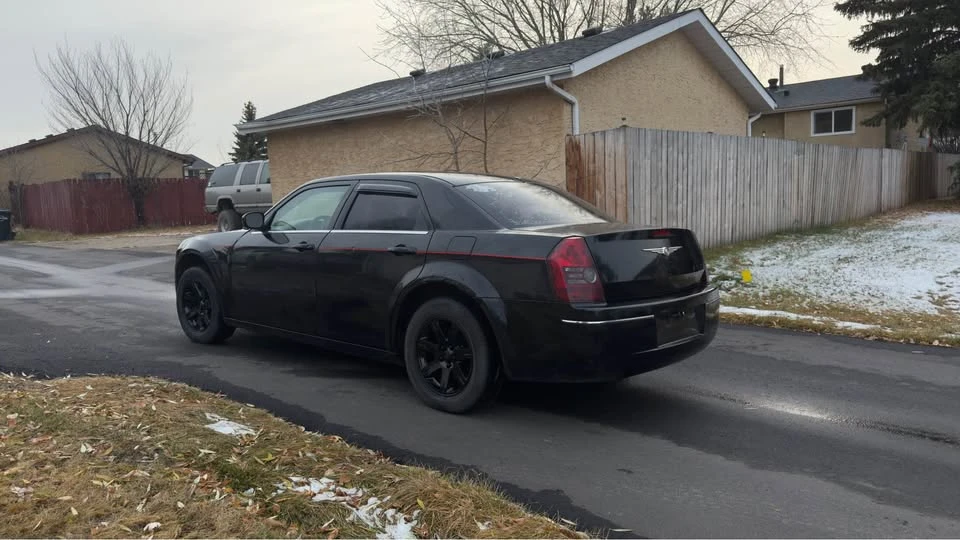 2009 Chrysler 300 (2005-2023) - Image 8 of 13