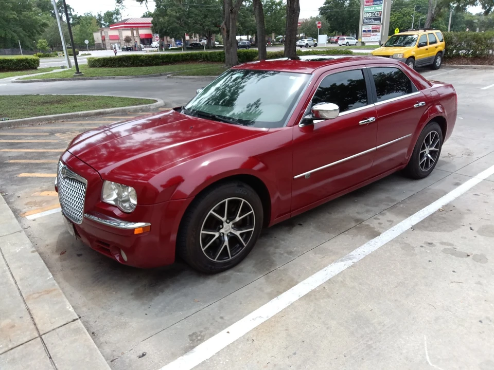 2009 Chrysler 300 (2005-2023) - Image 3 of 30