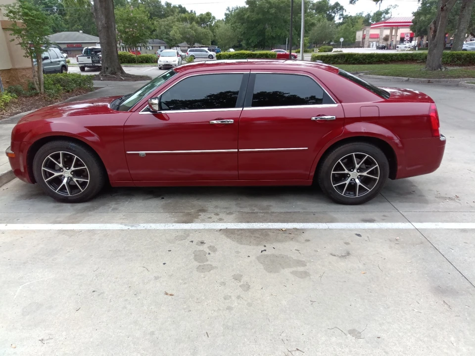2009 Chrysler 300 (2005-2023) - Image 7 of 30