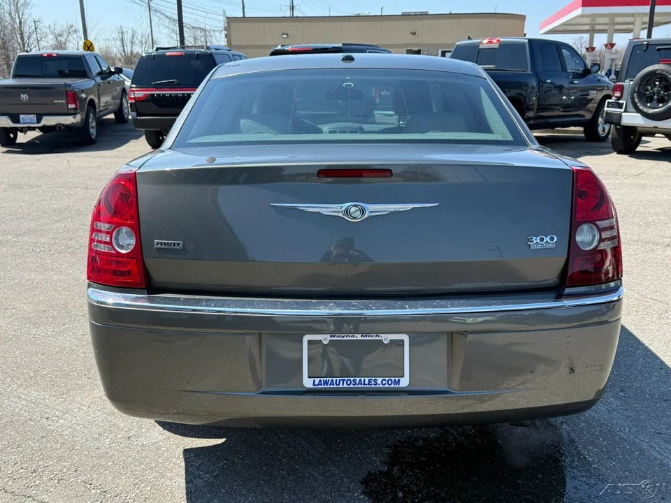 2009 Chrysler 300 (2005-2023) - Image 6 of 12