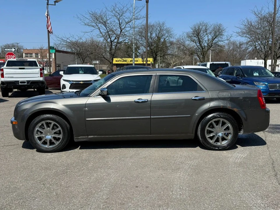 2009 Chrysler 300 (2005-2023) - Image 8 of 12