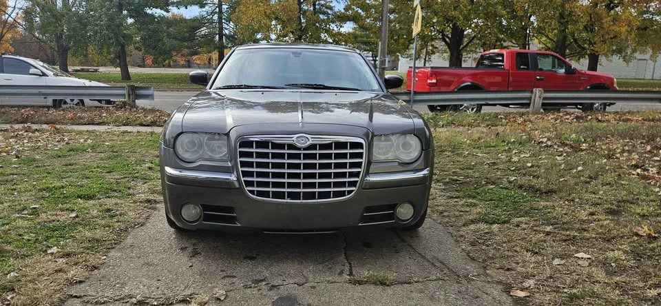 2009 Chrysler 300 (2005-2023) - Image 8 of 15