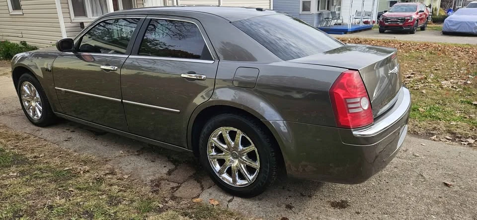 2009 Chrysler 300 (2005-2023) - Image 3 of 15