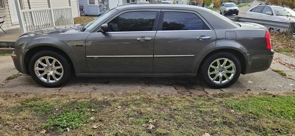 2009 Chrysler 300 (2005-2023) - Image 2 of 15