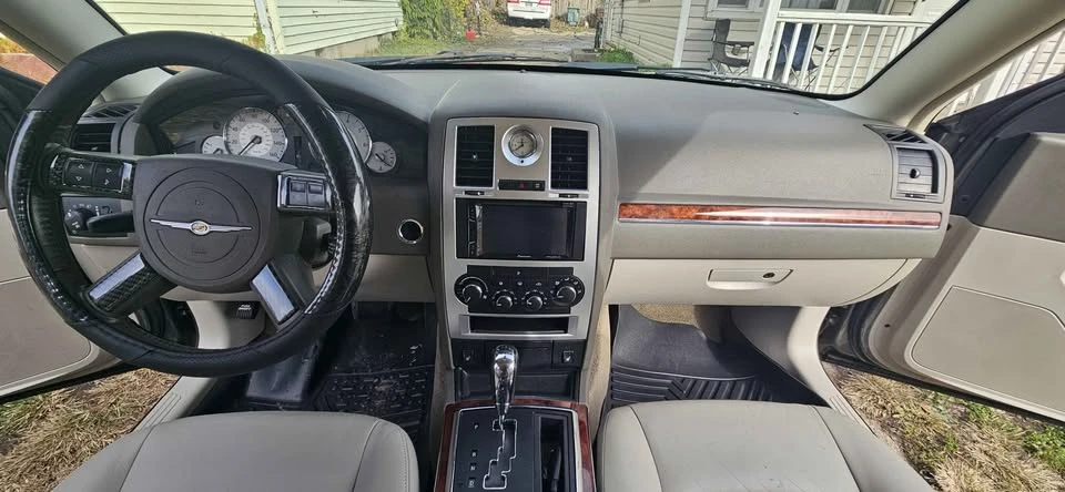 2009 Chrysler 300 (2005-2023) - Image 13 of 15
