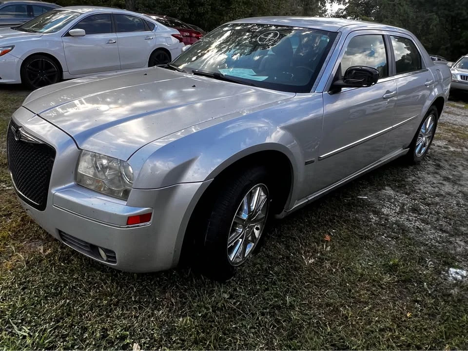2009 Chrysler 300 (2005-2023) - Image 4 of 9