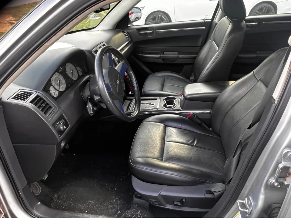 2009 Chrysler 300 (2005-2023) - Image 6 of 9