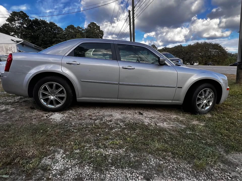 2009 Chrysler 300 (2005-2023) - Image 3 of 9