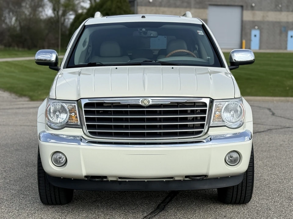 2009 Chrysler Aspen - Image 16 of 31