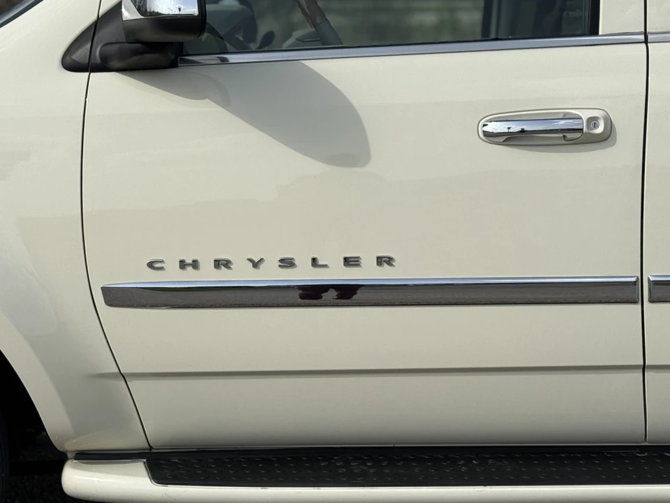 2009 Chrysler Aspen - Image 21 of 31