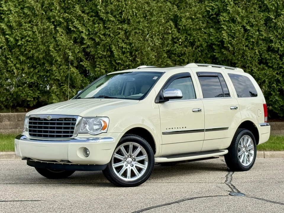 2009 Chrysler Aspen - Image 7 of 31