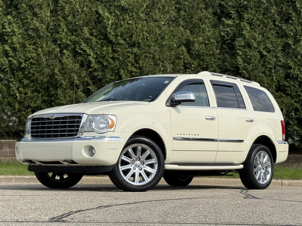 2009 Chrysler Aspen - Image 6 of 31