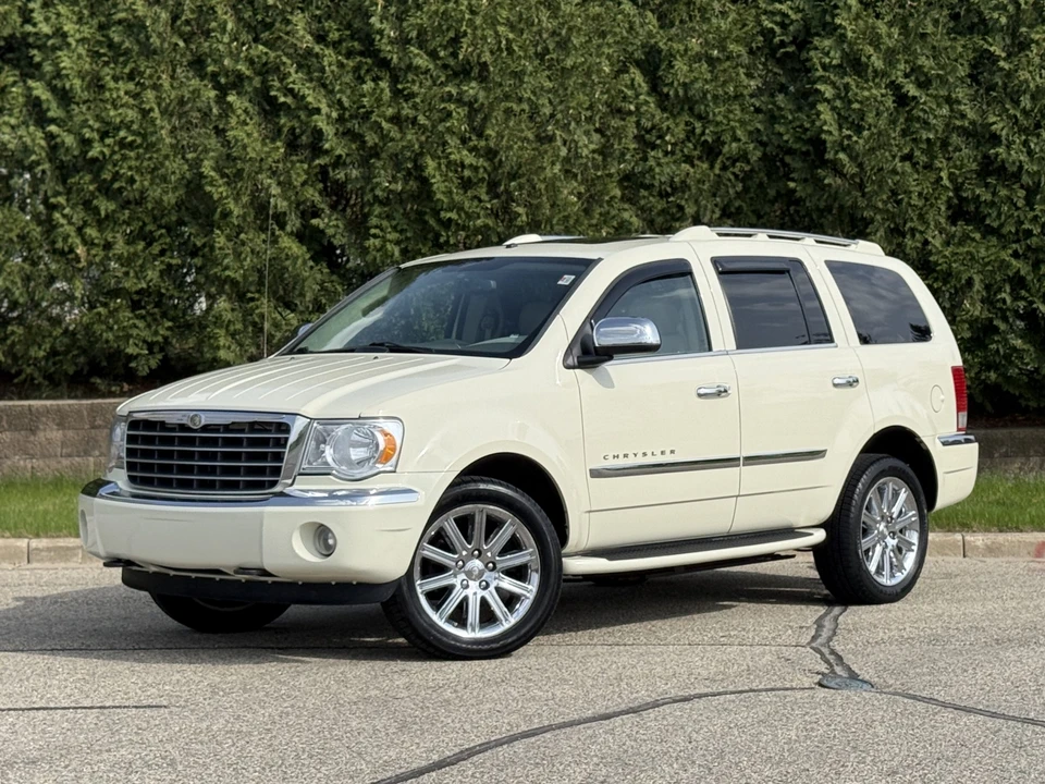 2009 Chrysler Aspen - Image 5 of 31