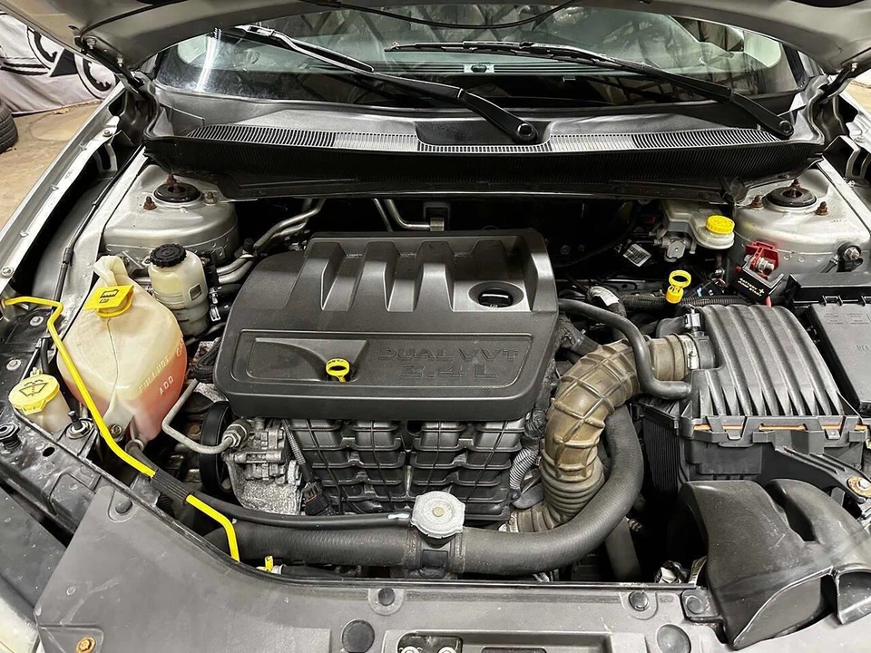 2009 Chrysler Sebring - Image 28 of 31