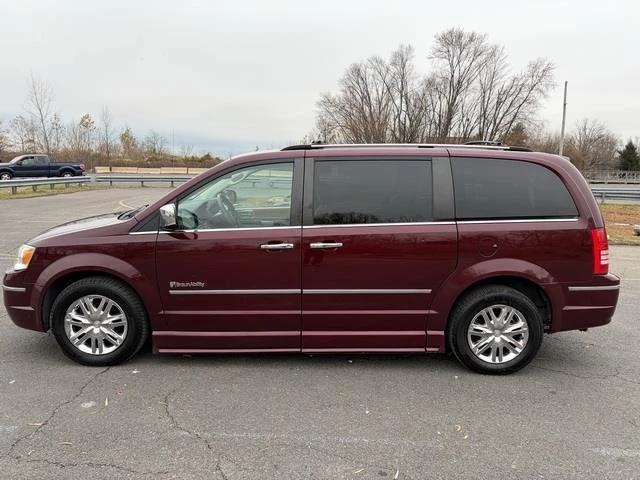 2009 Chrysler Town & Country - Image 10 of 12
