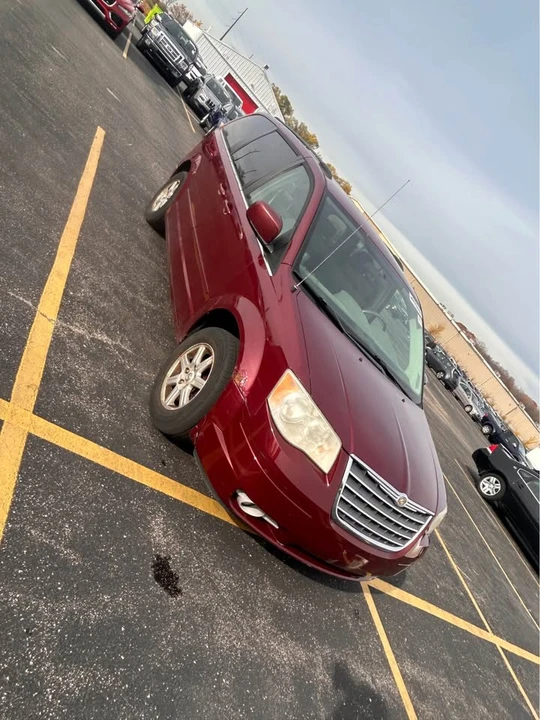 2009 Chrysler Town & Country - Image 3 of 11