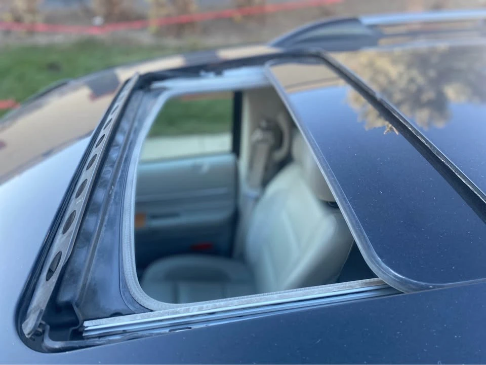 2009 Chrysler Aspen - Image 7 of 11