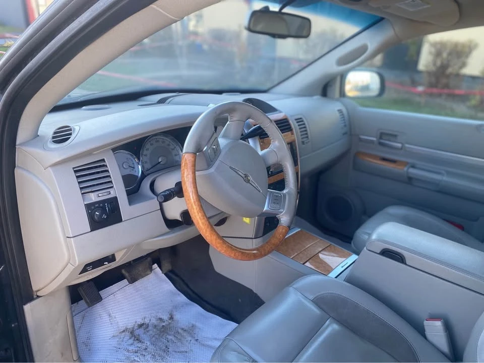 2009 Chrysler Aspen - Image 8 of 11