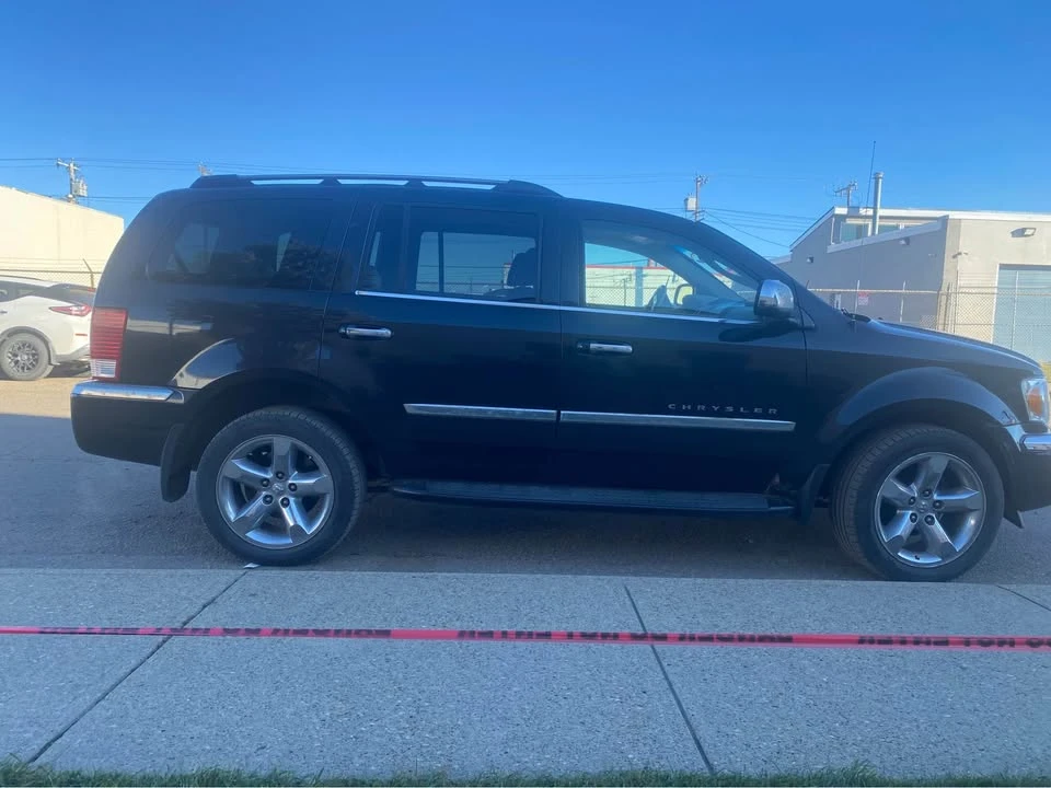 2009 Chrysler Aspen - Image 3 of 11