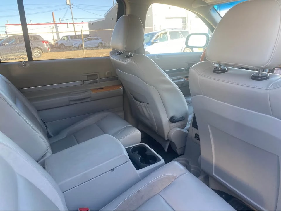 2009 Chrysler Aspen - Image 6 of 11