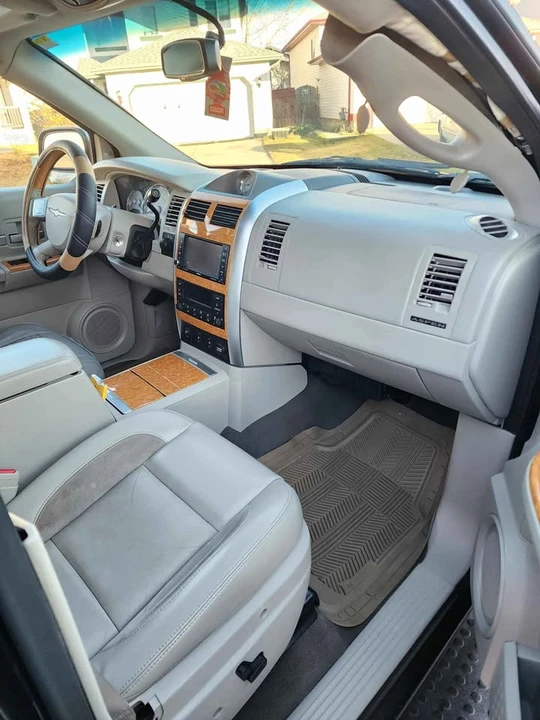 2009 Chrysler Aspen - Image 6 of 10
