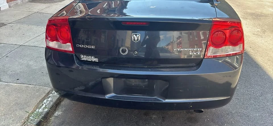 2009 Chrysler - Image 2 of 2