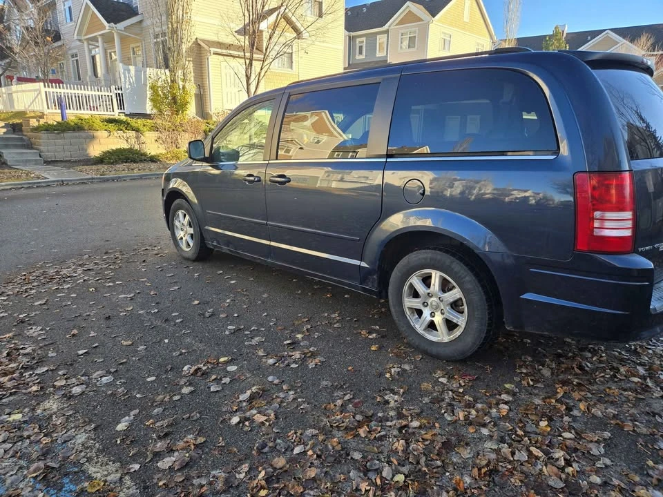 2009 Chrysler Town & Country - Image 12 of 12