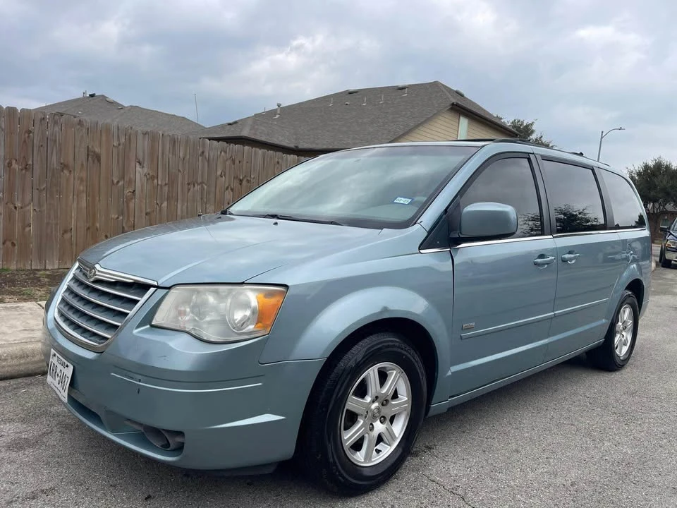 2009 Chrysler Town & Country - Image 14 of 15