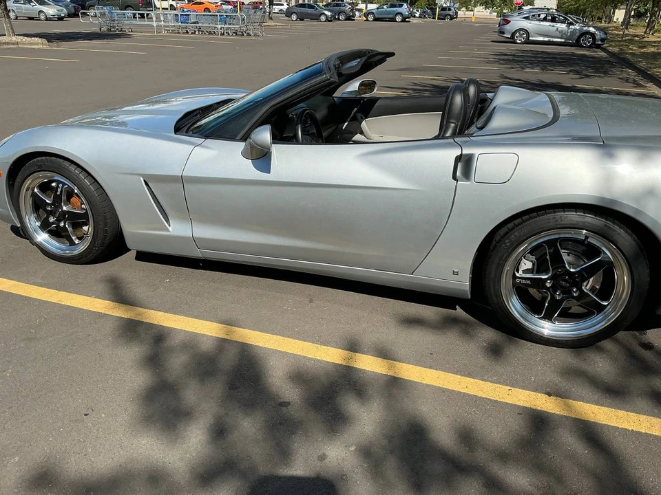 2009 Chevrolet Corvette C6 - Image 16 of 17