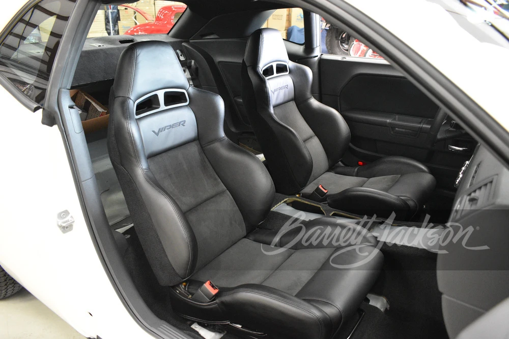 2009 Dodge Challenger 3rd Gen - Image 11 of 18
