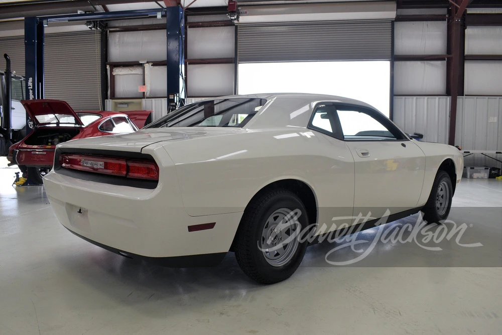 2009 Dodge Challenger 3rd Gen - Image 17 of 18