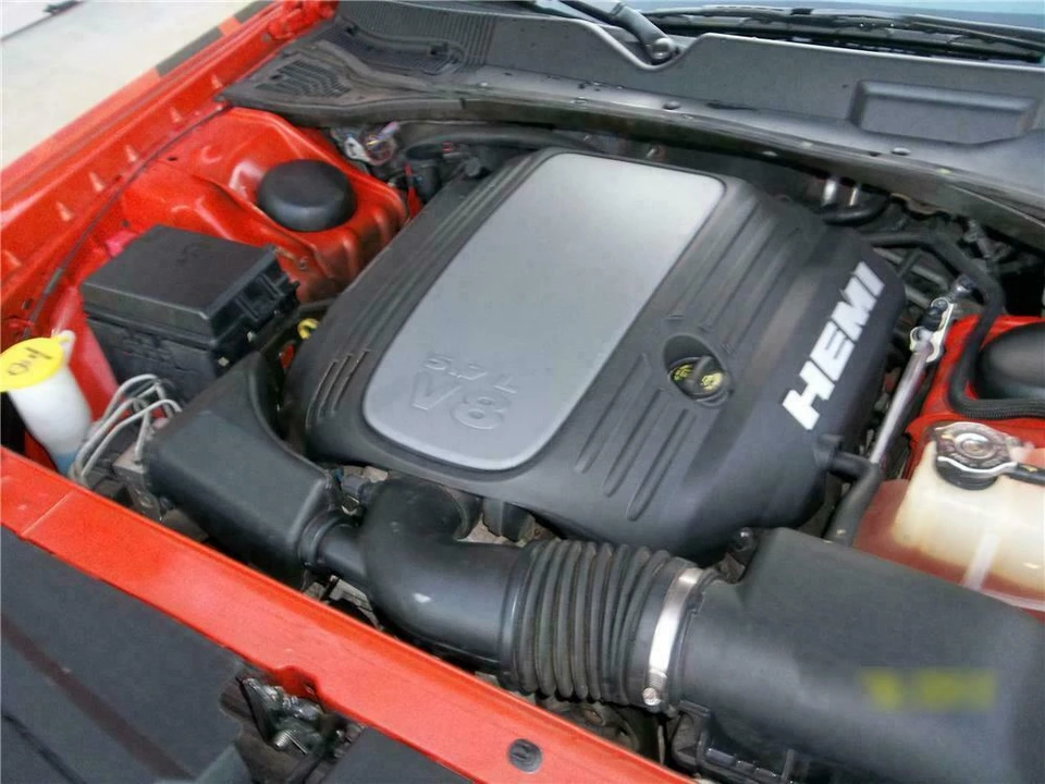 2009 Dodge Challenger 3rd Gen - Image 3 of 5