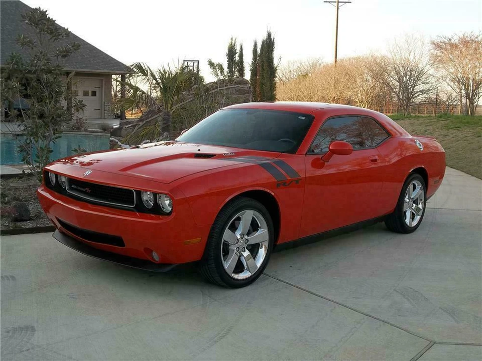 2009 Dodge Challenger 3rd Gen - Image 2 of 5