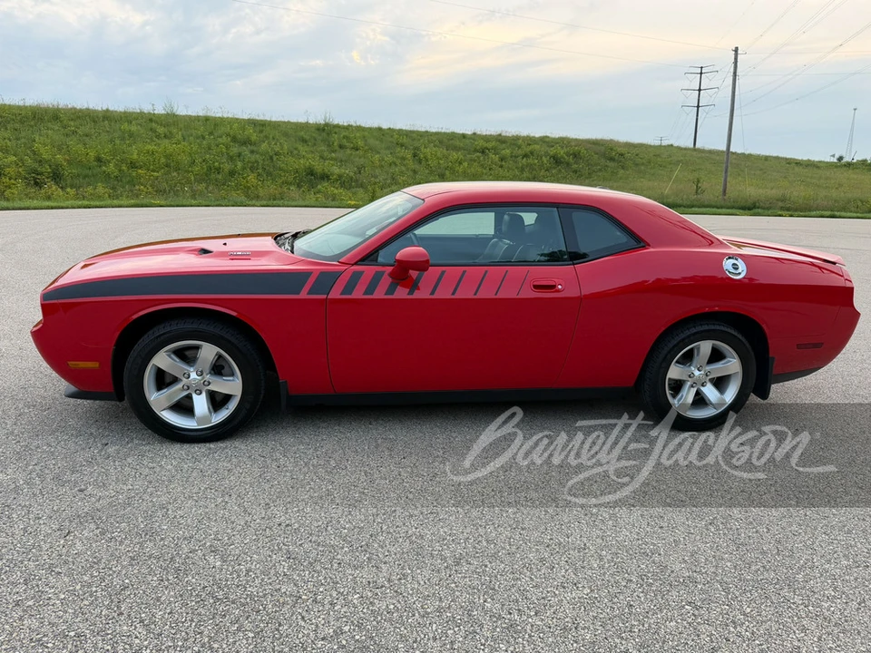 2009 Dodge Challenger 3rd Gen - Image 15 of 26