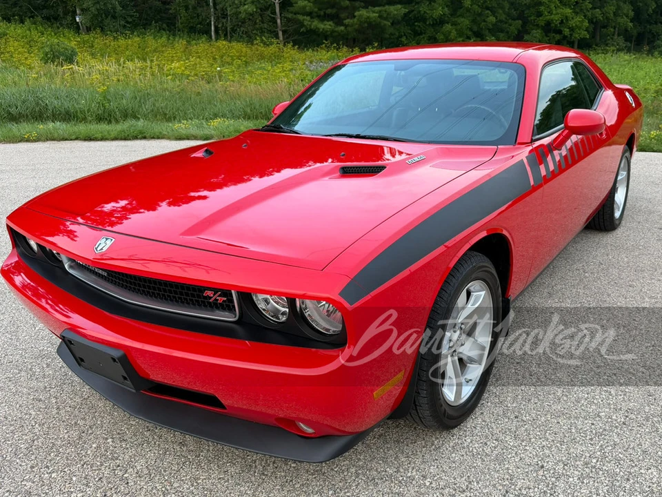 2009 Dodge Challenger 3rd Gen - Image 16 of 26
