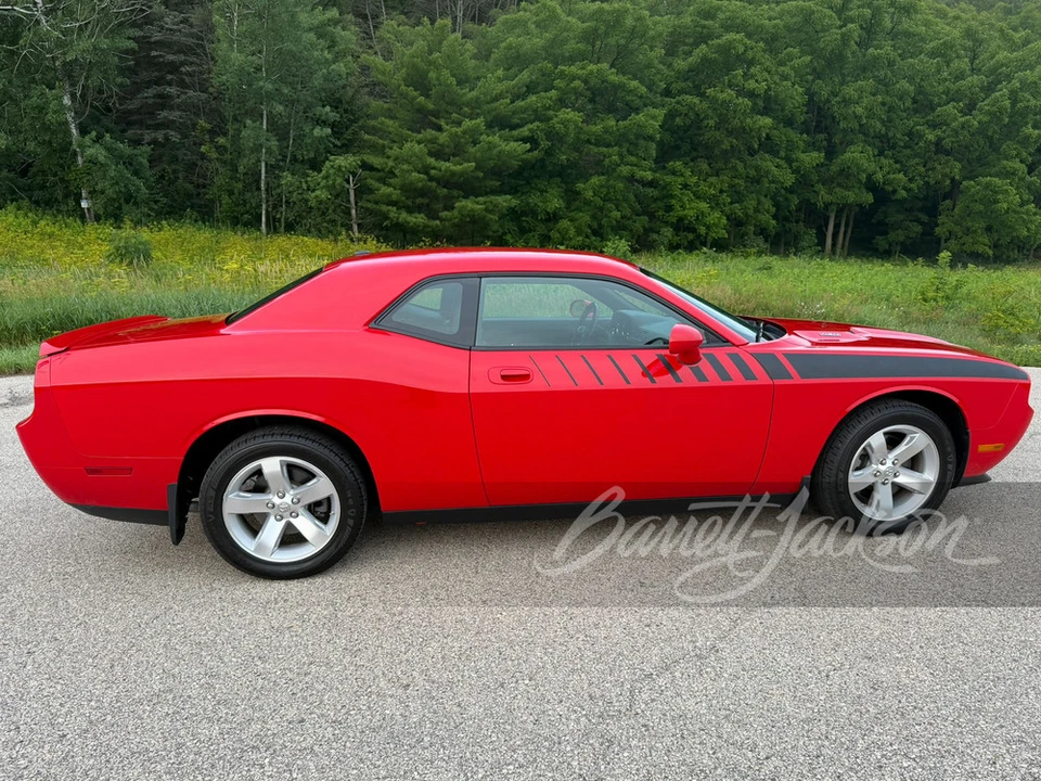 2009 Dodge Challenger 3rd Gen - Image 2 of 26
