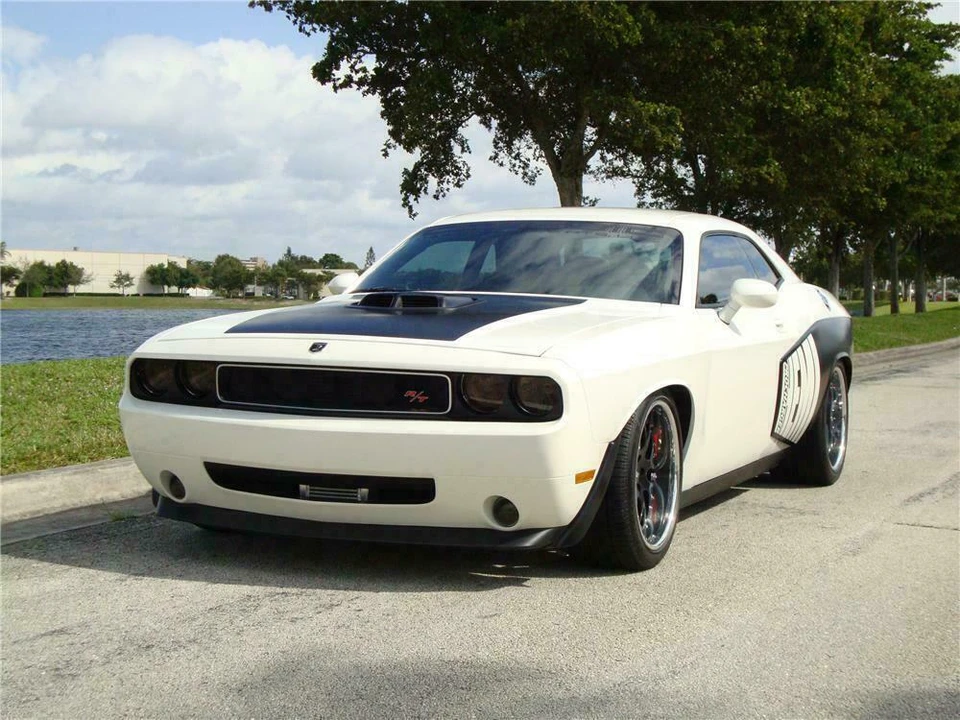 2009 Dodge Challenger 3rd Gen - Image 2 of 5