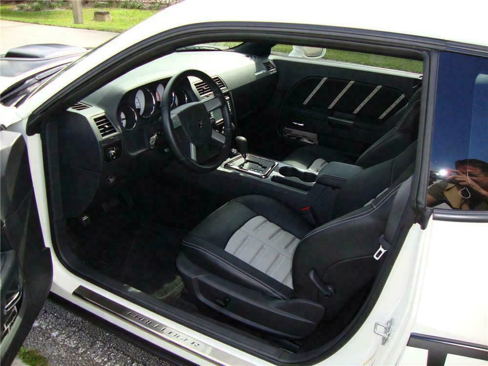 2009 Dodge Challenger 3rd Gen - Image 4 of 5