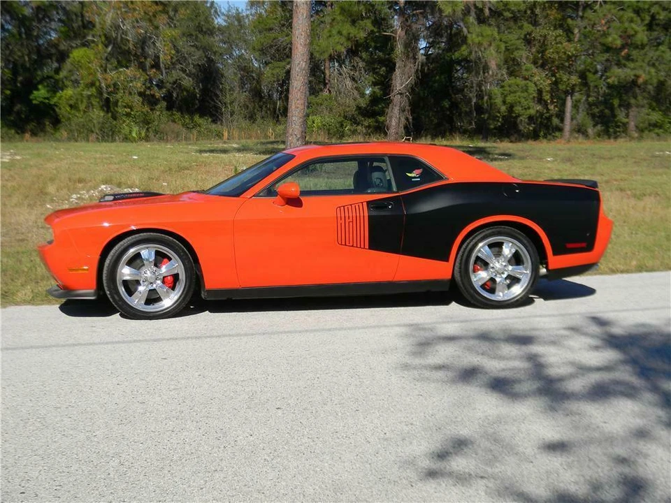 2009 Dodge Challenger SRT8 & 392 3rd Gen - Image 5 of 5