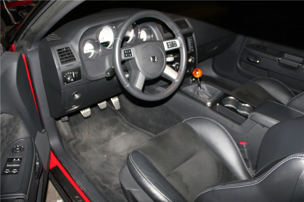 2009 Dodge Challenger SRT8 & 392 3rd Gen - Image 4 of 5