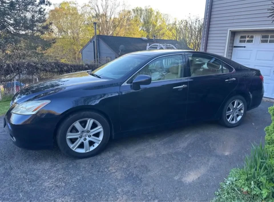 2009 Lexus ES 5th Gen - Image 2 of 7