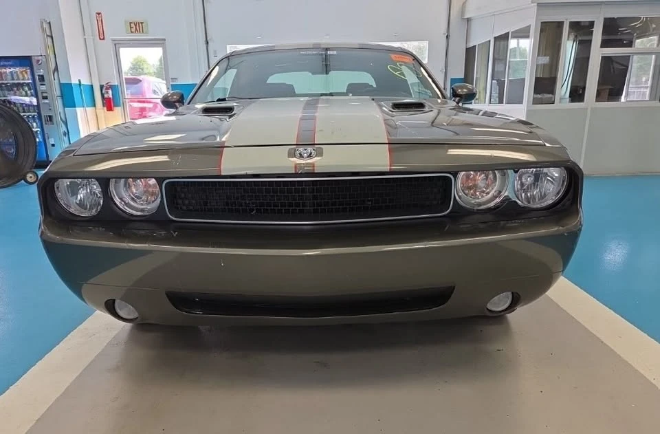 2009 Dodge Challenger 3rd Gen - Image 2 of 13
