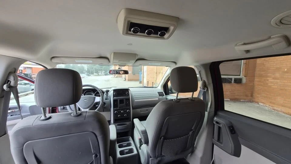 2009 Dodge Caravan - Image 11 of 14