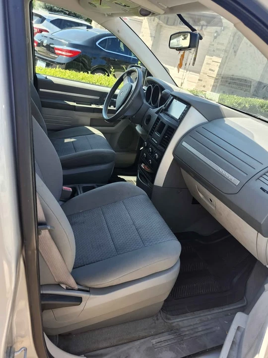 2009 Dodge Caravan - Image 5 of 7