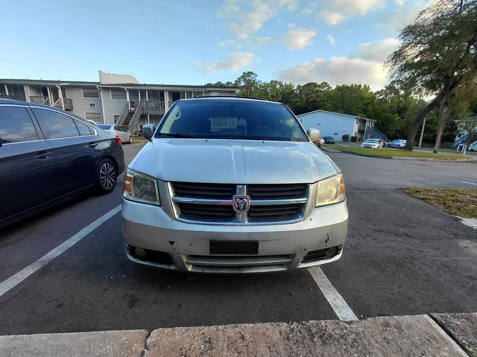 2009 Dodge Caravan - Image 3 of 14