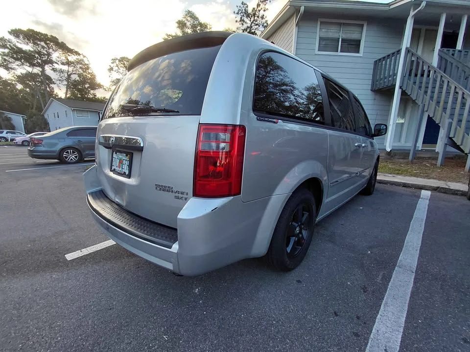 2009 Dodge Caravan - Image 6 of 14